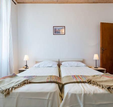 Apartments Lima Lazaneo Jelsa  Ngoại thất bức ảnh