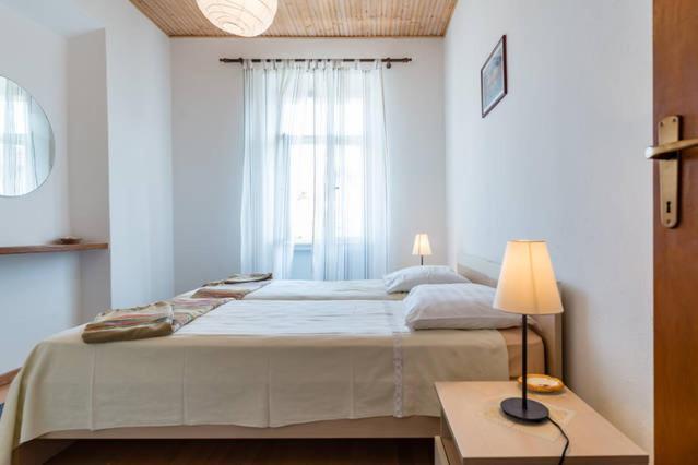 Apartments Lima Lazaneo Jelsa  Ngoại thất bức ảnh