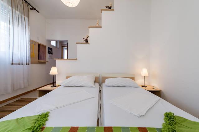 Apartments Lima Lazaneo Jelsa  Ngoại thất bức ảnh